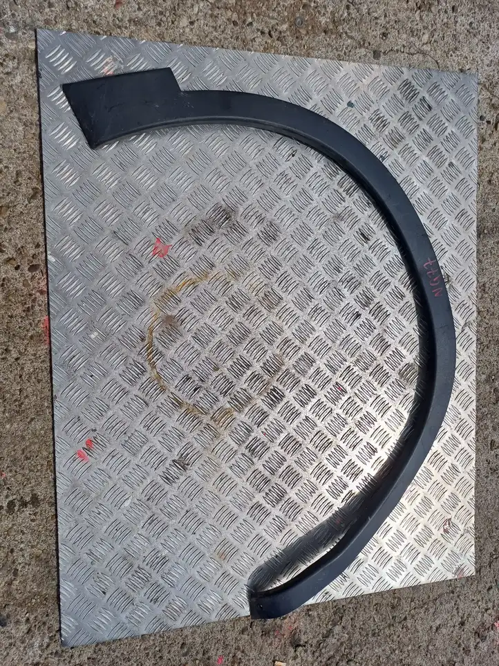 Nissan Qashqai (2010 - 2013) 63810BR01A Накладка колесной арки — фото 1