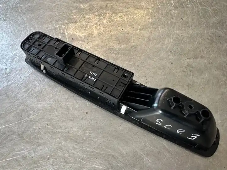 Renault Scenic III - Grand scenic III (2009 - 2016) 809610016R Блок кнопок стеклоподъемников — фото 3