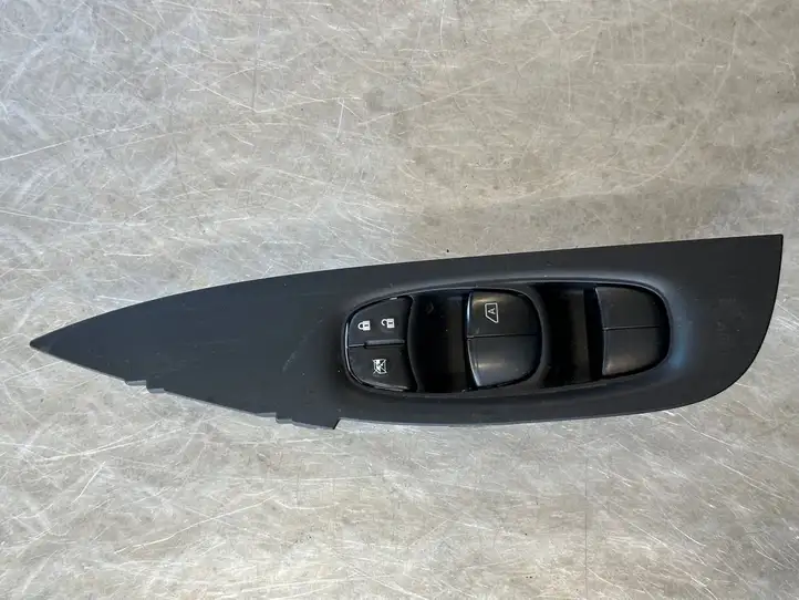Nissan Qashqai (2013 - 2017) 809604EA0AX Блок кнопок стеклоподъемников — фото 1