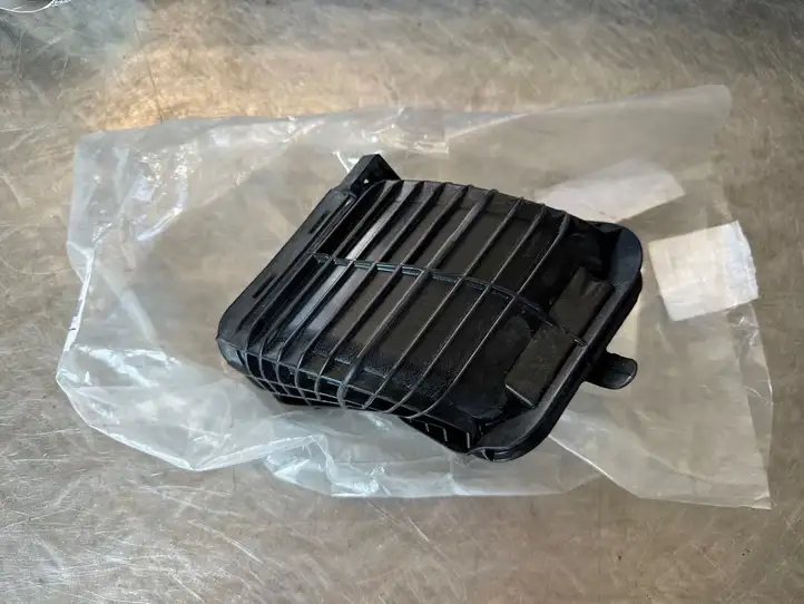 BMW 3 F30 F35 F31 (2012 - 2018) 13717597585 Детали воздухозаборника — фото 1