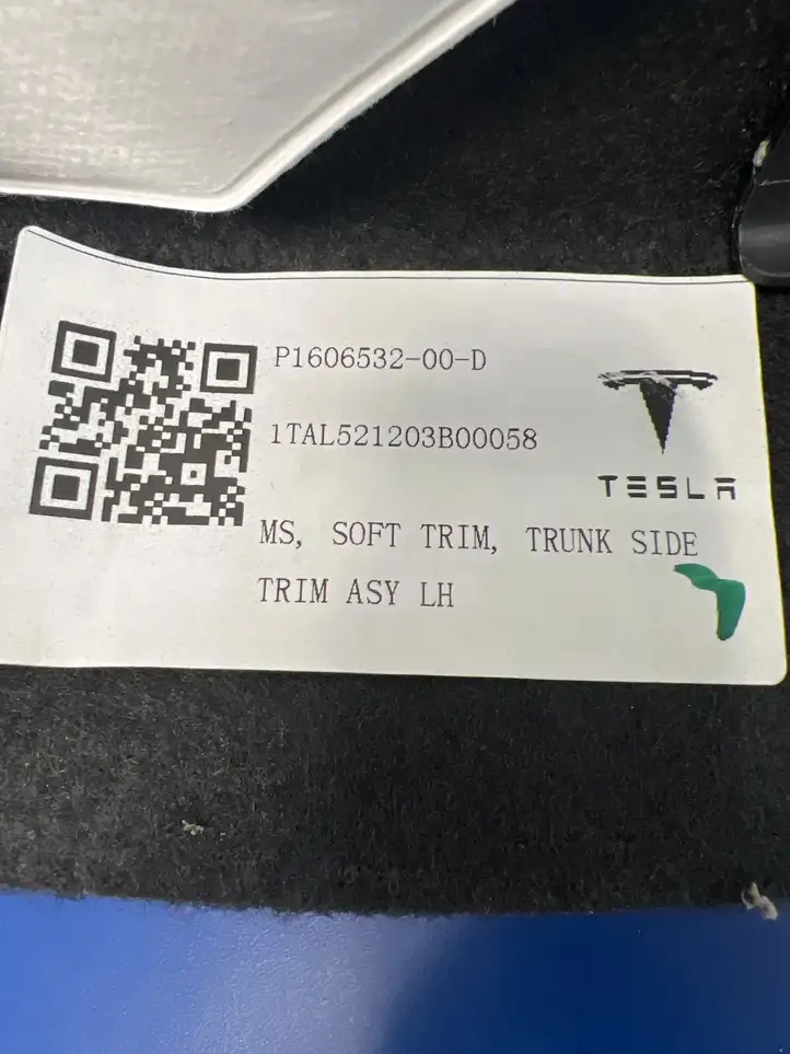 Tesla Model S (2021 - ) Прочая отделка багажника — фото 8