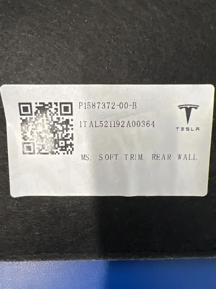 Tesla Model S (2021 - ) Прочая отделка багажника — фото 4