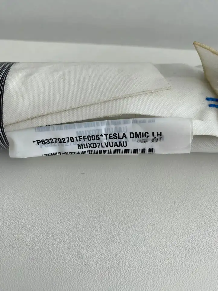 Tesla Model X (2015 - 2021) Боковая подушка безопасности шторка — фото 3