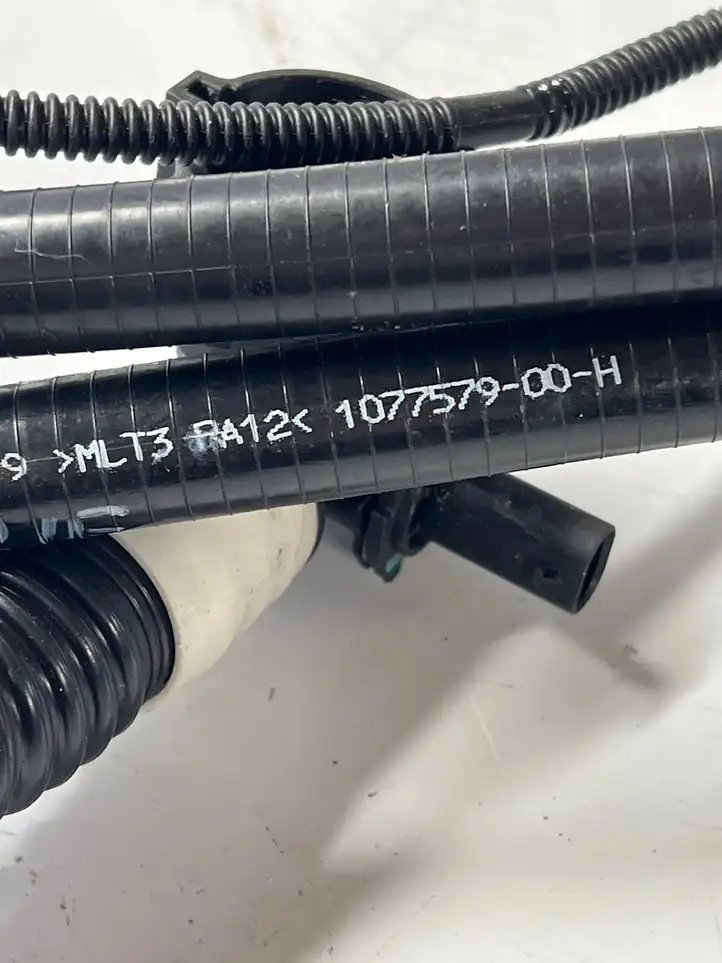 Tesla Model 3 (2017 - 2023) 107757900H Шланги системы охлаждения — фото 3