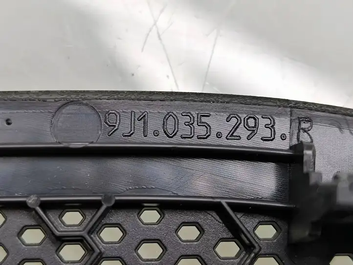 Porsche Taycan 9J1 (2019 - ) 9J1035293 Накладка динамика задней двери — фото 6