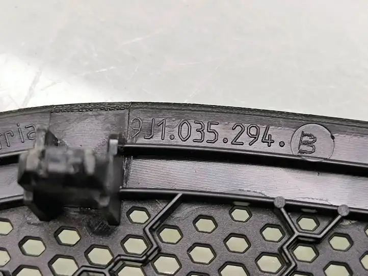 Porsche Taycan 9J1 (2019 - ) 9J1035294 Накладка динамика задней двери — фото 6