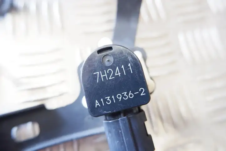 Toyota Prius (XW50) (2015 - ) 8940847020 Датчик уровня пневмоподвески — фото 6