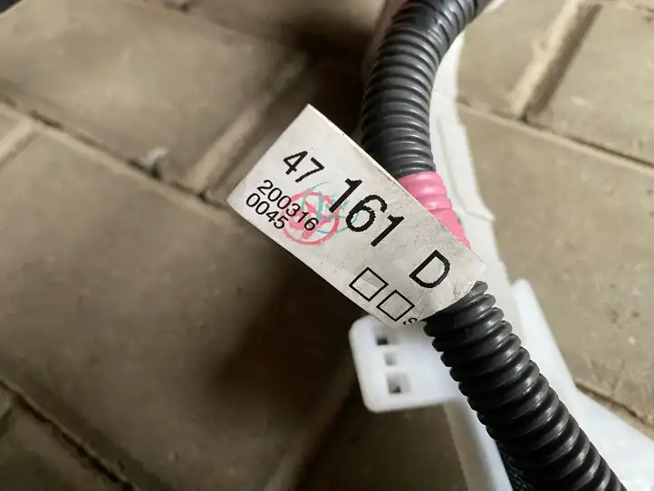 Toyota Prius+ (ZVW40) (2011 - 2018) 8216447161 Плюсовой провод аккумулятора — фото 3