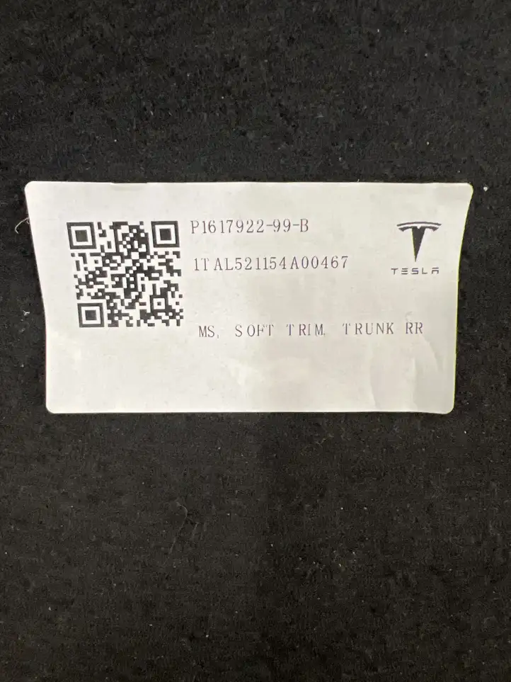Tesla Model S (2021 - ) Прочая отделка багажника — фото 5