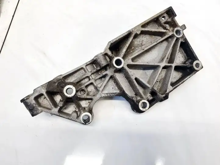 Skoda Octavia Mk2 (1Z) (2004 - 2013) 038903143AF Кронштейн двигателя — фото 3