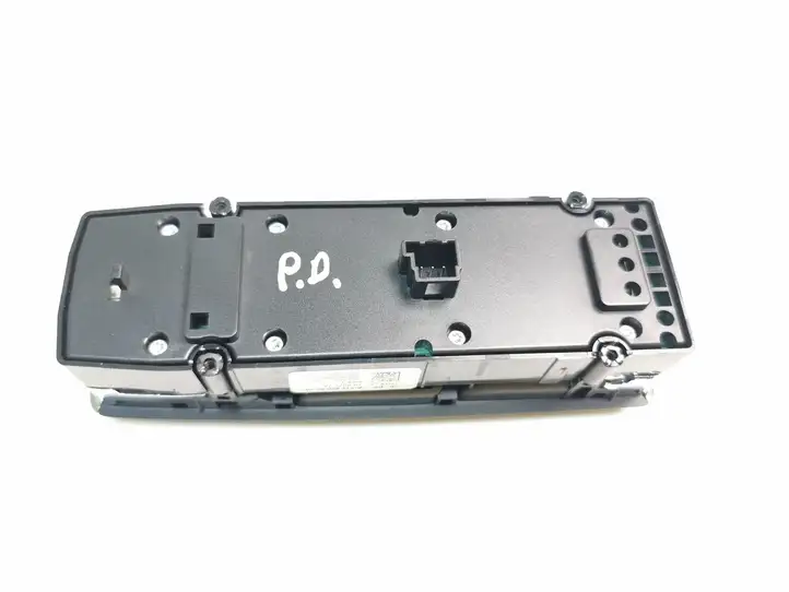 Mercedes-Benz C W204 (2007 - 2014) A2128208310 Блок кнопок стеклоподъемников — фото 3