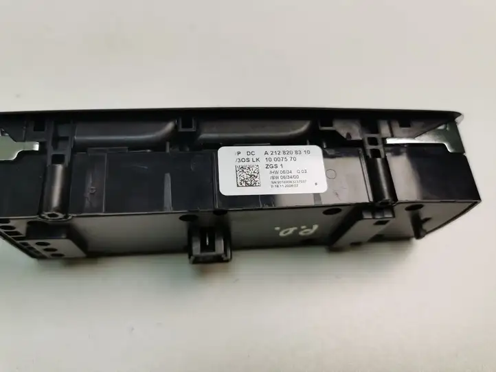 Mercedes-Benz C W204 (2007 - 2014) A2128208310 Блок кнопок стеклоподъемников — фото 4