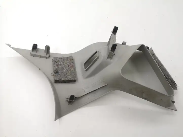 Ford Fiesta (2006 - 2008) 8A61A31011 Облицовка заднего бокового стекла — фото 4