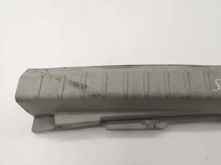 Toyota Prius (XW30) (2009 - 2015) 6471647030 Отделка порога багажника — фото 2
