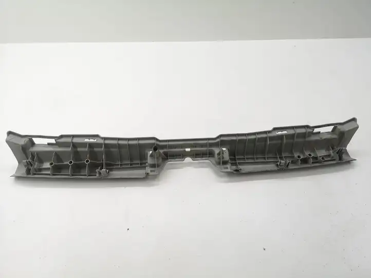 Toyota Prius (XW30) (2009 - 2015) 6471647030 Отделка порога багажника — фото 5