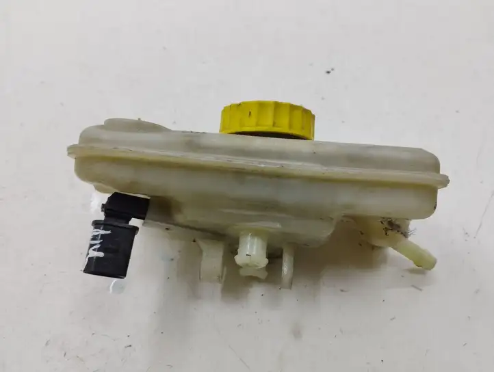 Audi A4 S4 B6 8E 8H (2000 - 2006) 8E0611301E Бачок тормозной жидкости — фото 3