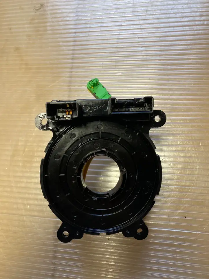 Chevrolet Captiva (2011 - 2013) 20982765 Контактное кольцо SRS — фото 3