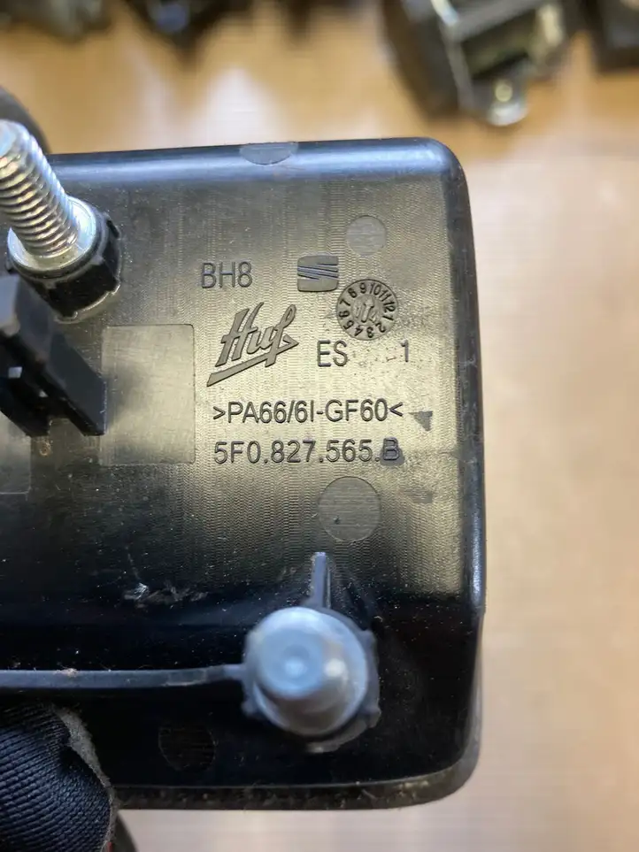 Seat Leon (5F) (2012 - 2019) 5F0827565B Ручка багажной двери — фото 2