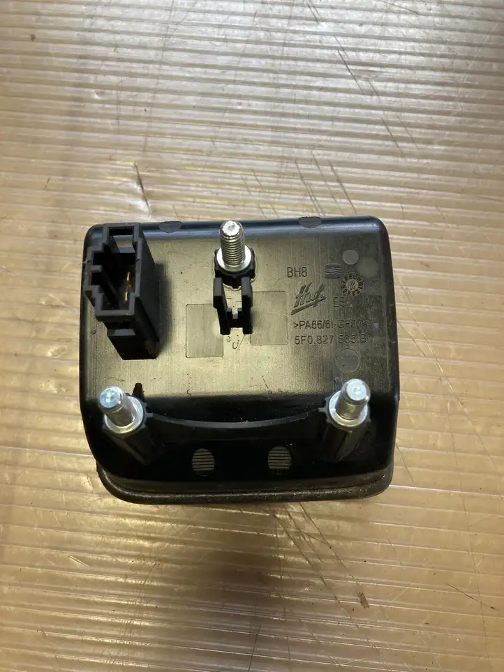 Seat Leon (5F) (2012 - 2019) 5F0827565B Ручка багажной двери — фото 3
