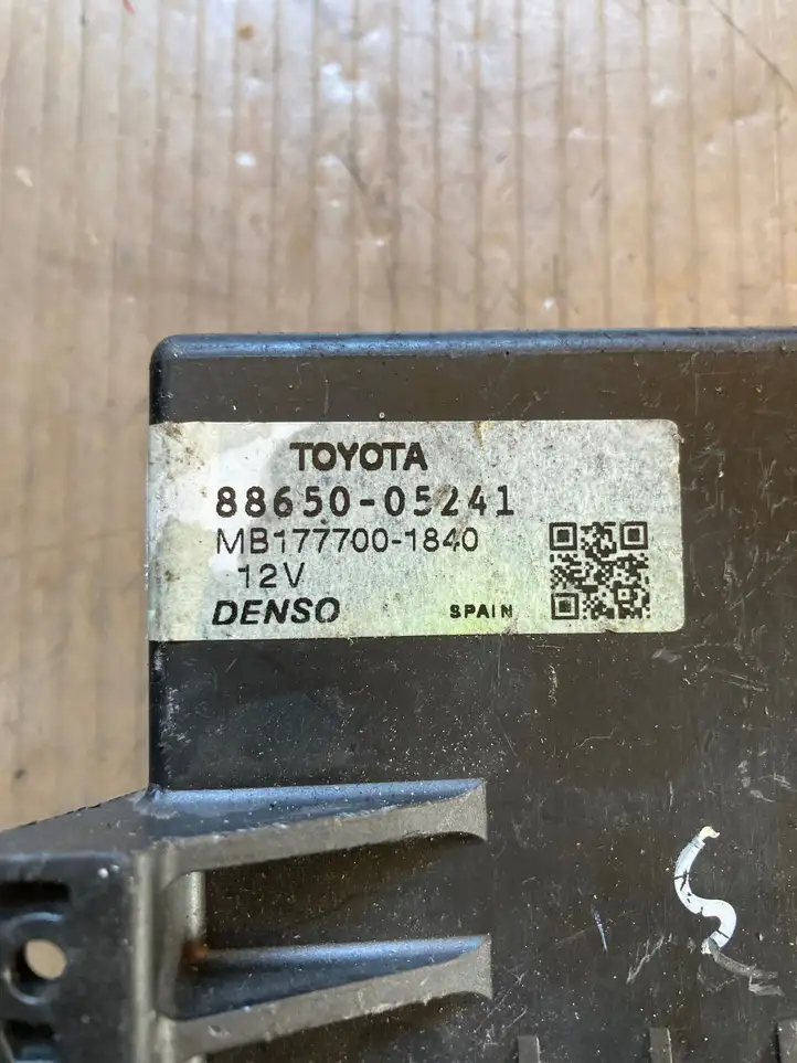 Toyota Avensis T270 (2009 - 2012) 8865005241 Прочие блоки управления — фото 2