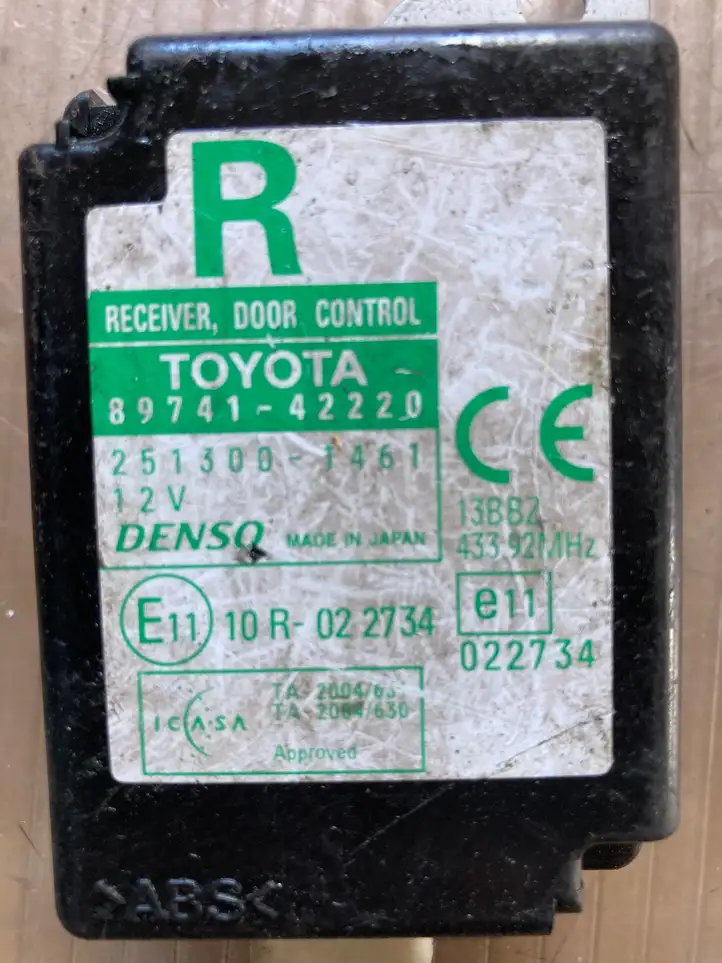 Toyota RAV 4 (XA30) (2006 - 2016) 8974142220 Блок управления дверью — фото 2