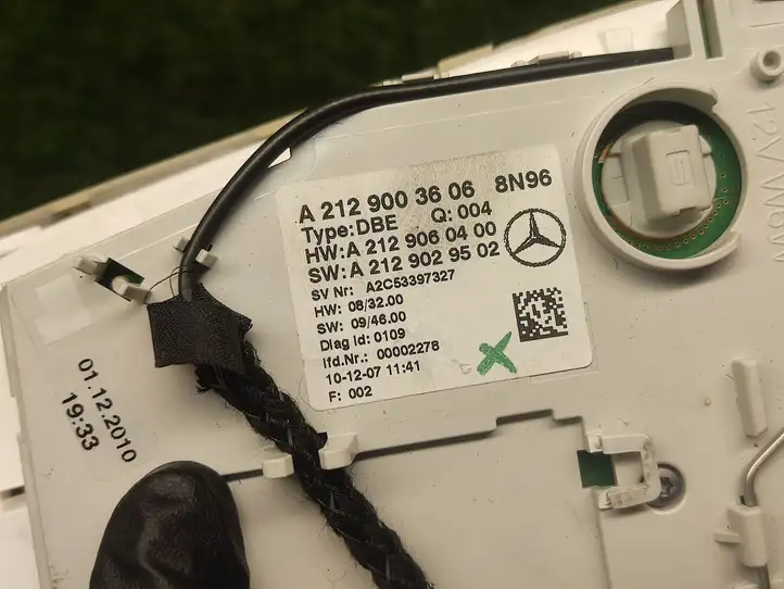 Mercedes-Benz E W212 (2009 - 2016) A2129003606 Передняя подсветка — фото 3