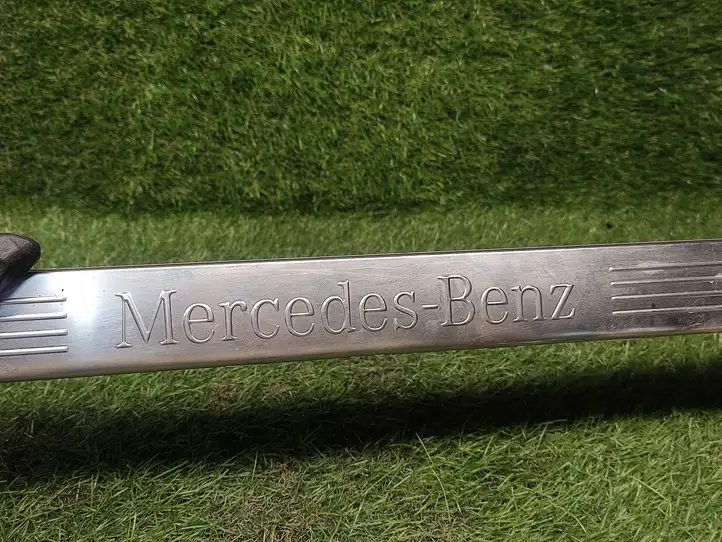 Mercedes-Benz E W212 (2009 - 2016) 2126860936 Внутренняя отделка переднего порога — фото 3