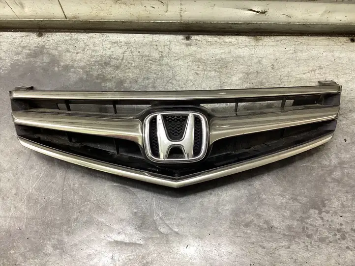 Honda Accord (2003 - 2007) Верхняя решетка радиатора — фото 1