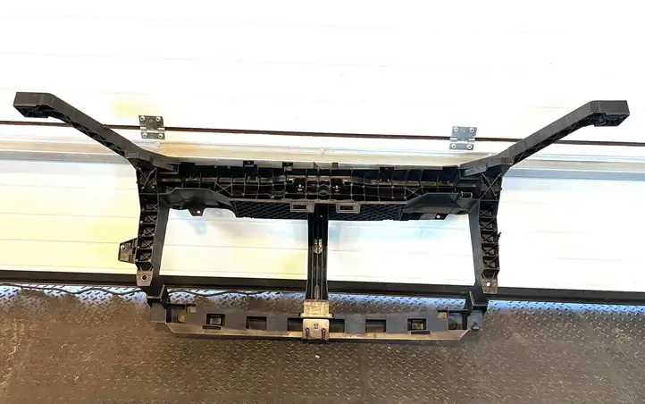 Renault Trafic III (X82) (2014 - ) 625001299R Кронштейн панели радиатора — фото 4