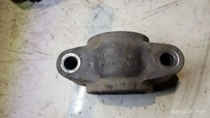 Mercedes-Benz Sprinter W906 (2006 - 2018) A9063261940 Кронштейн заднего стабилизатора — фото 2