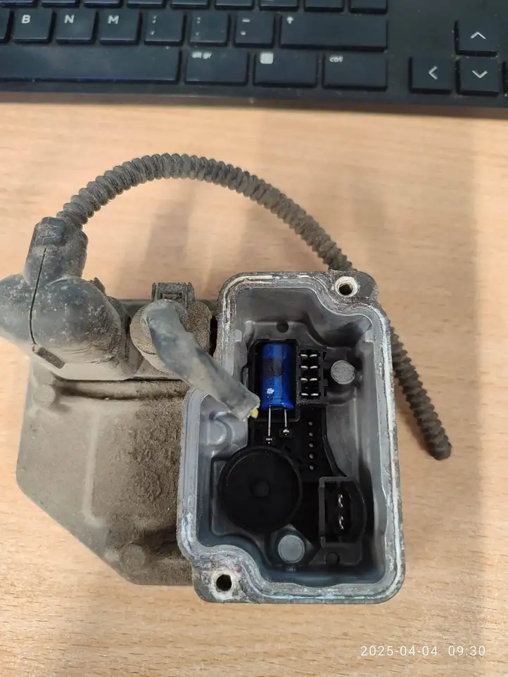 Volkswagen PASSAT B7 (2011 - 2014) 0BS907554C Блок управления задним мостом — фото 3