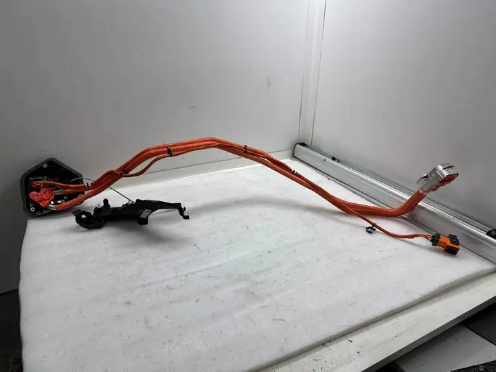 Tesla Model Y (2019 - 2024) 149037429C Зарядный разъем электромобиля — фото 1