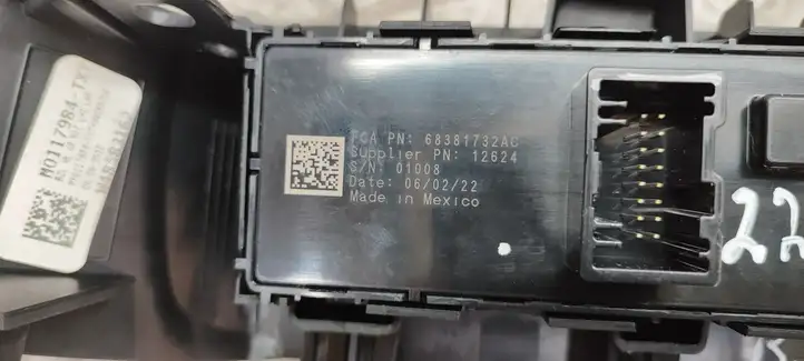 Jeep Grand Cherokee WL (2021 - ) 68381732AC Блок кнопок стеклоподъемников — фото 3
