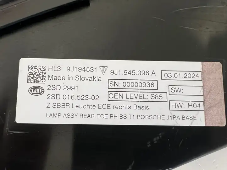 Porsche Taycan 9J1 (2019 - ) 9J1945096A Комплект задних фонарей — фото 4
