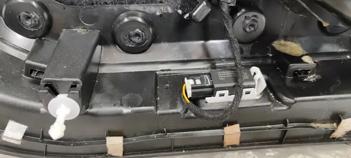 Jeep Grand Cherokee WL (2017 - 2022) 6XN391X7AD Обшивка задней двери — фото 4