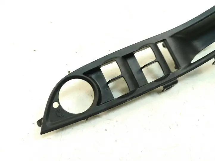 Ford Focus (2011 - 2015) BM51A240A40DDW Накладка кнопки стеклоподъемника — фото 1