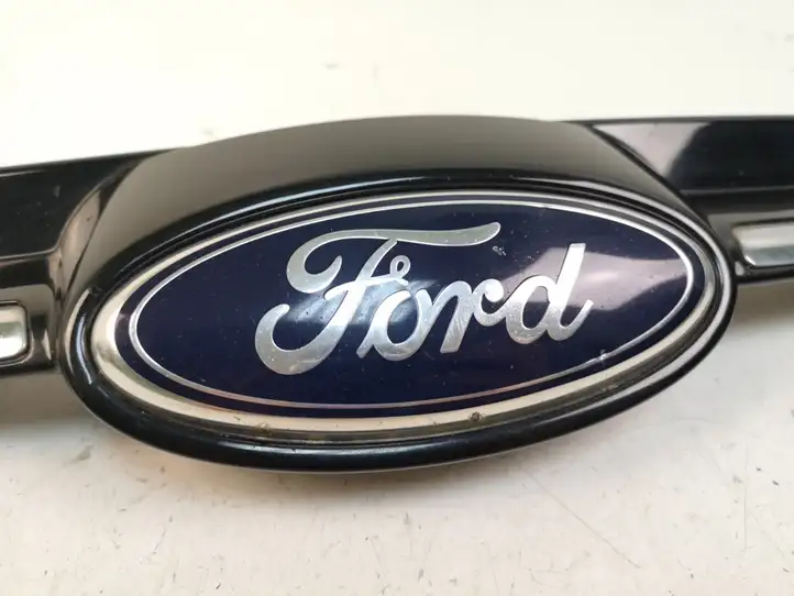 Ford Focus (2011 - 2015) BM518A133C Верхняя решетка радиатора — фото 6