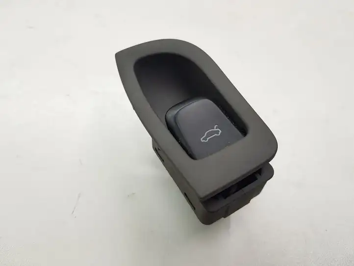Audi A4 S4 B8 8K (2007 - 2011) 8K0959831 Кнопка закрытия крышки багажника — фото 1