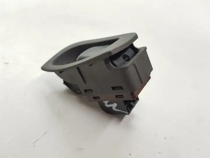 Audi A4 S4 B8 8K (2007 - 2011) 8K0959831 Кнопка закрытия крышки багажника — фото 2