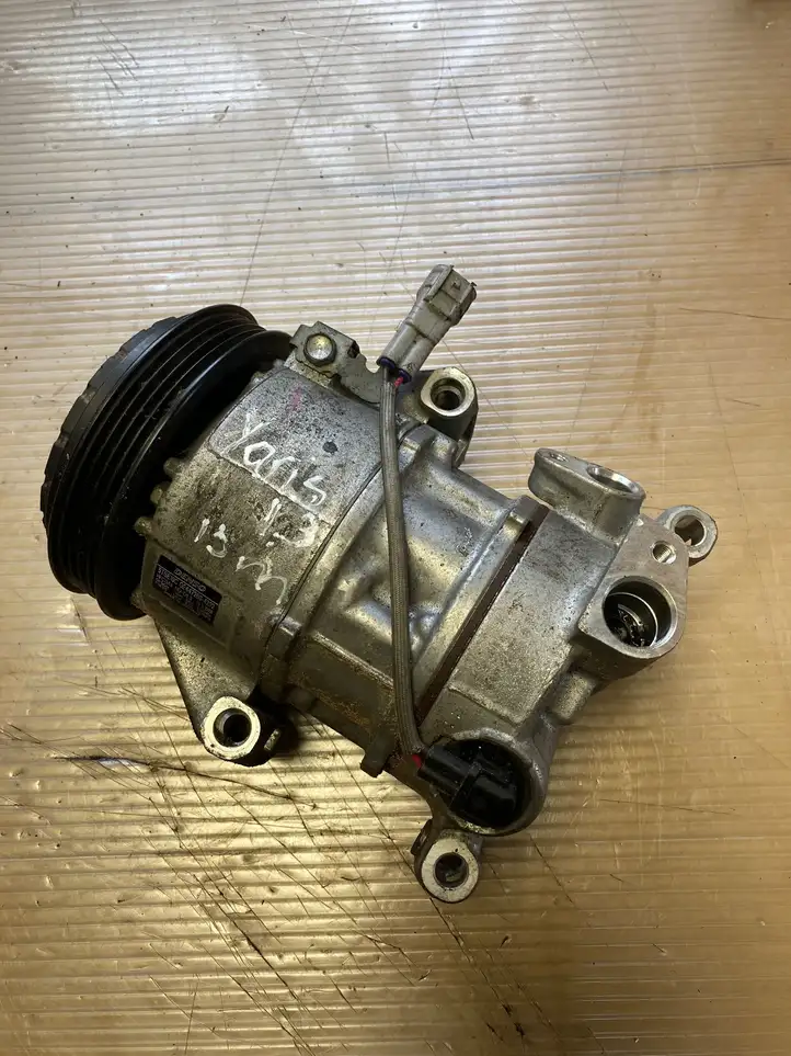 Toyota Yaris (2014 - 2019) GE4472604202 Компрессор (насос) кондиционера воздуха — фото 1