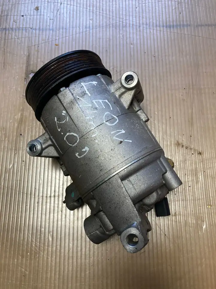 Seat Leon (5F) (2012 - 2019) 5Q0820803B Компрессор (насос) кондиционера воздуха — фото 3