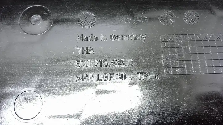 Audi A3/S3 8V (2012 - 2016) 5Q0915435D Площадка аккумулятора — фото 2