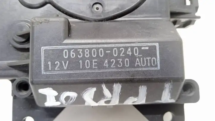 Toyota Prius (XW20) (2003 - 2009) 0638000240 Двигатель задвижки потока воздуха — фото 2