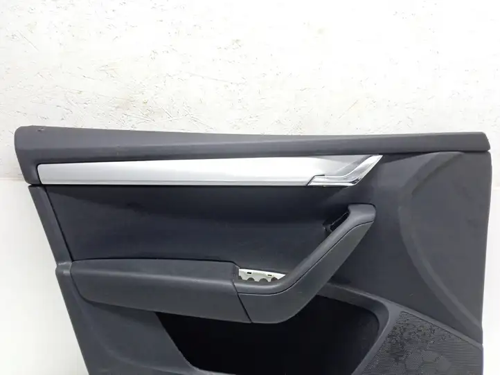 Skoda Octavia Mk3 (5E) (2013 - 2019) 5E0867171C Обшивка передней двери — фото 4