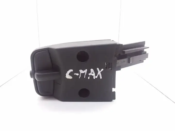 Ford Focus C-MAX (2003 - 2010) 758710 Кнопка фаркопа в багажнике — фото 2