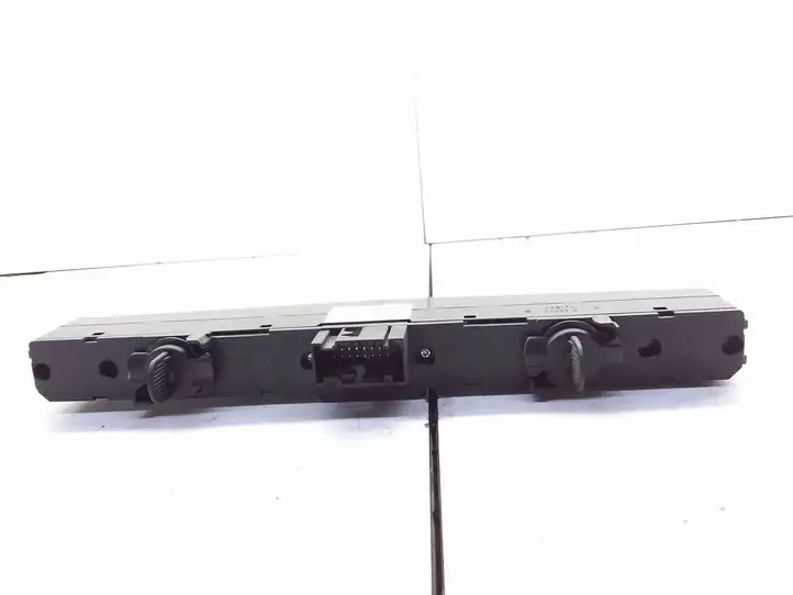 Opel Zafira B (2003 - 2006) 13100107 Включатель аварийных фонарей — фото 3