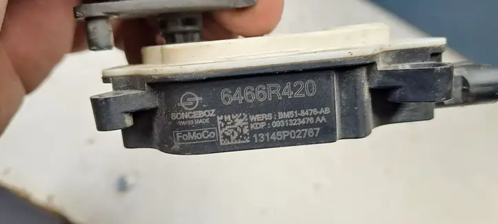 (2012 - 2016) 6466R420 Двигатель задвижки потока воздуха — фото 2