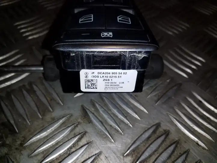 Tesla Model S (2016 - 2021) DCA2049055402 Кнопка стеклоподъемников — фото 2