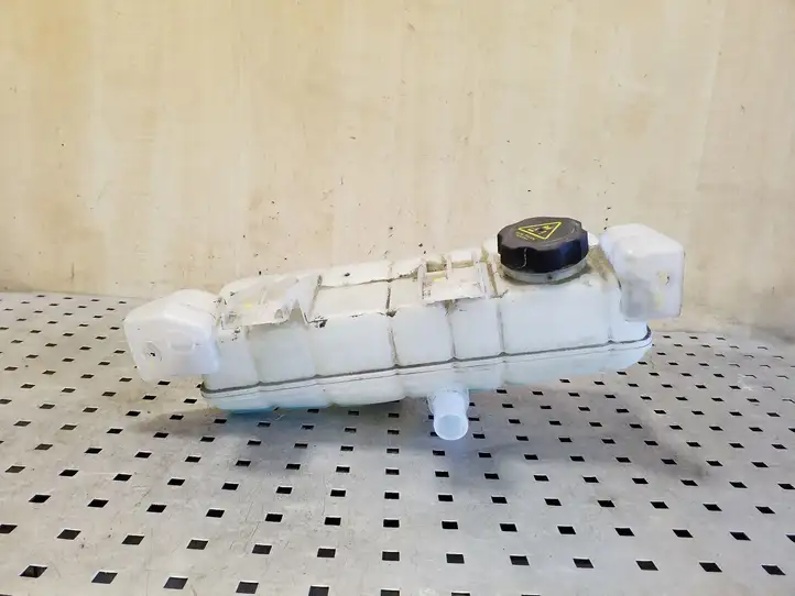 Tesla Model S (2016 - 2021) 103612400D Расширительный бачок — фото 3