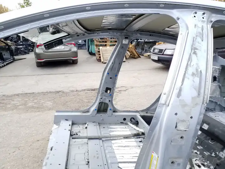 Tesla Model S (2016 - 2021) Средняя стойка кузова (B) — фото 2